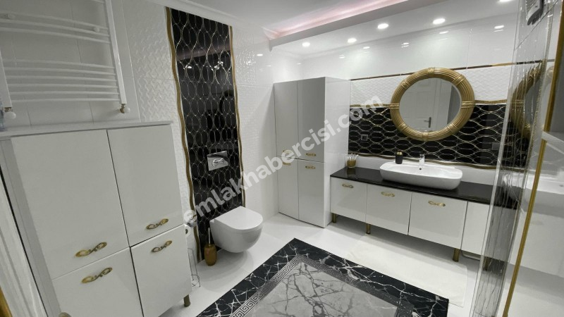 EMLAK HABERCİSİ' NDEN MUDANYA ÖMERBEY 'DE SİTEİÇİ DENİZ MANZARALI İÇİ ÖZEL YAPIM  3 KATLI VİLLA