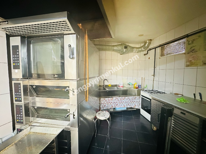 Büyükçekmece Dizdariye’de Çarşı'da Köşe Dükkan – Yatırımlık Fırsat!