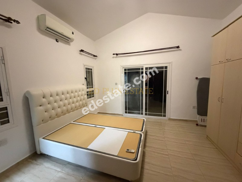 Girne Zeytinlik'de Full Eşyalı 3+1 Kiralık Villa