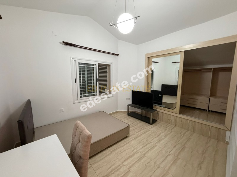 Girne Zeytinlik'de Full Eşyalı 3+1 Kiralık Villa