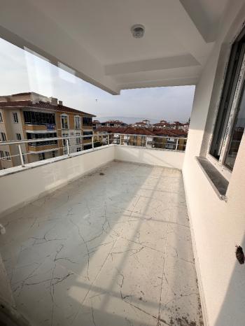 GÜVENAY - ÇORUM ULUKAVAK GÜL EKMEK FIRININ ALTI SATILIK SON KAT 3+1 DAİRE 