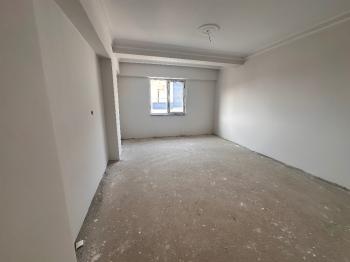 GÜVENAY - ÇORUM ULUKAVAK GÜL EKMEK FIRININ ALTI SATILIK SON KAT 3+1 DAİRE 