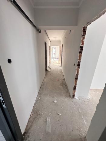 GÜVENAY - ÇORUM ULUKAVAK GÜL EKMEK FIRININ ALTI SATILIK SON KAT 3+1 DAİRE 