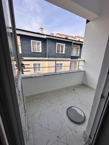 GÜVENAY - ÇORUM ULUKAVAK GÜL EKMEK FIRININ ALTI SATILIK SON KAT 3+1 DAİRE 