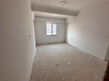 GÜVENAY - ÇORUM ULUKAVAK GÜL EKMEK FIRININ ALTI SATILIK SON KAT 3+1 DAİRE 