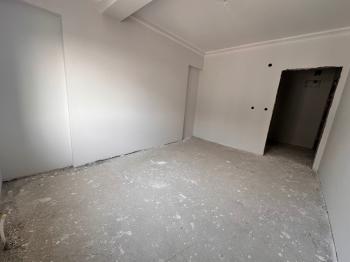 GÜVENAY - ÇORUM ULUKAVAK GÜL EKMEK FIRININ ALTI SATILIK SON KAT 3+1 DAİRE 