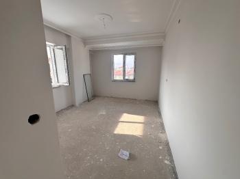 GÜVENAY - ÇORUM ULUKAVAK GÜL EKMEK FIRININ ALTI SATILIK SON KAT 3+1 DAİRE 