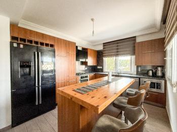 Kuzey Kıbrıs Girne Merkezde Kiralık 3+1 Daire