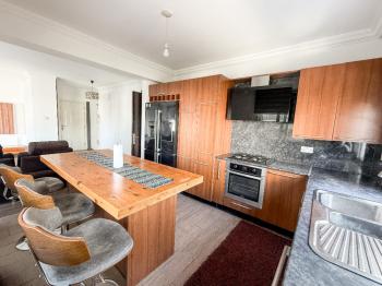 Kuzey Kıbrıs Girne Merkezde Kiralık 3+1 Daire