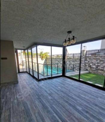 EMLAK HABERCİSİ' NDEN MUDANYA BADEMLİ 'DE SATILIK SİTEİÇİ BAHÇELİ, MÜSTAKİL HAVUZLU, GÜVENLİKLİ 5+1 VİLLA