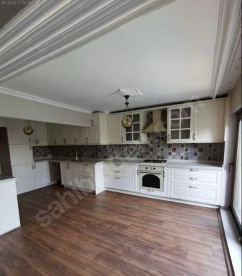 EMLAK HABERCİSİ' NDEN MUDANYA BADEMLİ 'DE SATILIK SİTEİÇİ BAHÇELİ, MÜSTAKİL HAVUZLU, GÜVENLİKLİ 5+1 VİLLA