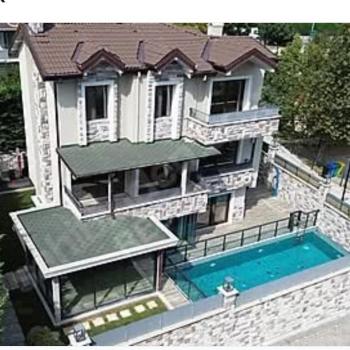 EMLAK HABERCİSİ' NDEN MUDANYA BADEMLİ 'DE SATILIK SİTEİÇİ BAHÇELİ, MÜSTAKİL HAVUZLU, GÜVENLİKLİ 5+1 VİLLA