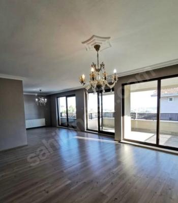 EMLAK HABERCİSİ' NDEN MUDANYA BADEMLİ 'DE SATILIK SİTEİÇİ BAHÇELİ, MÜSTAKİL HAVUZLU, GÜVENLİKLİ 5+1 VİLLA