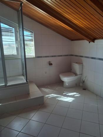 EMLAK HABERCİSİ' NDEN BADEMLİ'DE TED KARŞISINDA ERENDİZ SİTESİ 'NDE MÜSTAKİL BAHÇELİ VİLLA