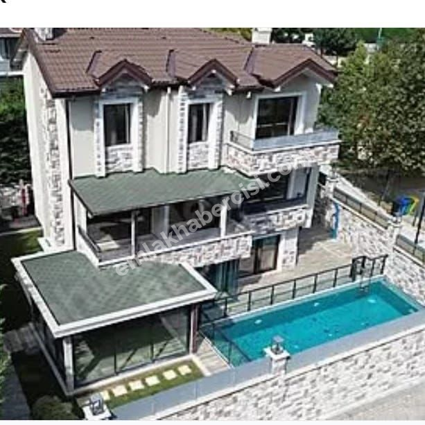 EMLAK HABERCİSİ' NDEN MUDANYA BADEMLİ 'DE SATILIK SİTEİÇİ BAHÇELİ, MÜSTAKİL HAVUZLU, GÜVENLİKLİ 5+1 VİLLA