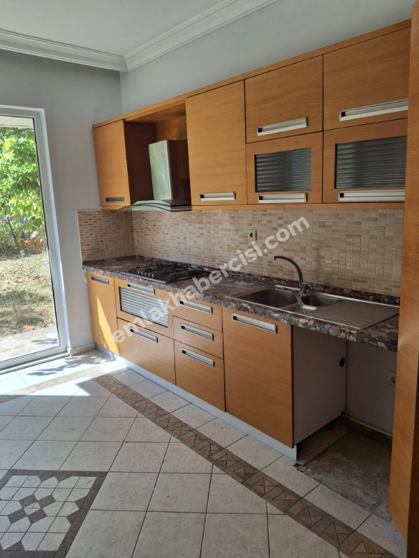 EMLAK HABERCİSİ' NDEN BADEMLİ'DE TED KARŞISINDA ERENDİZ SİTESİ 'NDE MÜSTAKİL BAHÇELİ VİLLA