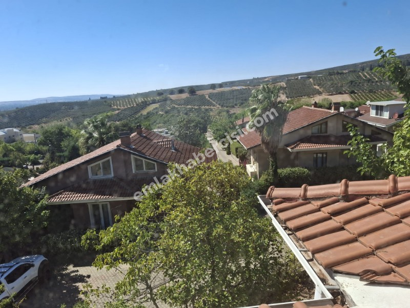 EMLAK HABERCİSİ' NDEN BADEMLİ'DE TED KARŞISINDA ERENDİZ SİTESİ 'NDE MÜSTAKİL BAHÇELİ VİLLA