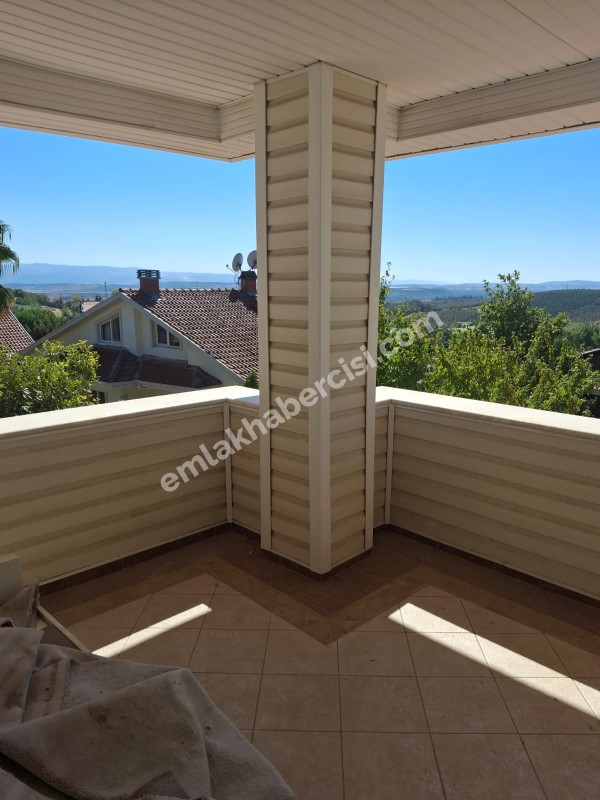 EMLAK HABERCİSİ' NDEN BADEMLİ'DE TED KARŞISINDA ERENDİZ SİTESİ 'NDE MÜSTAKİL BAHÇELİ VİLLA