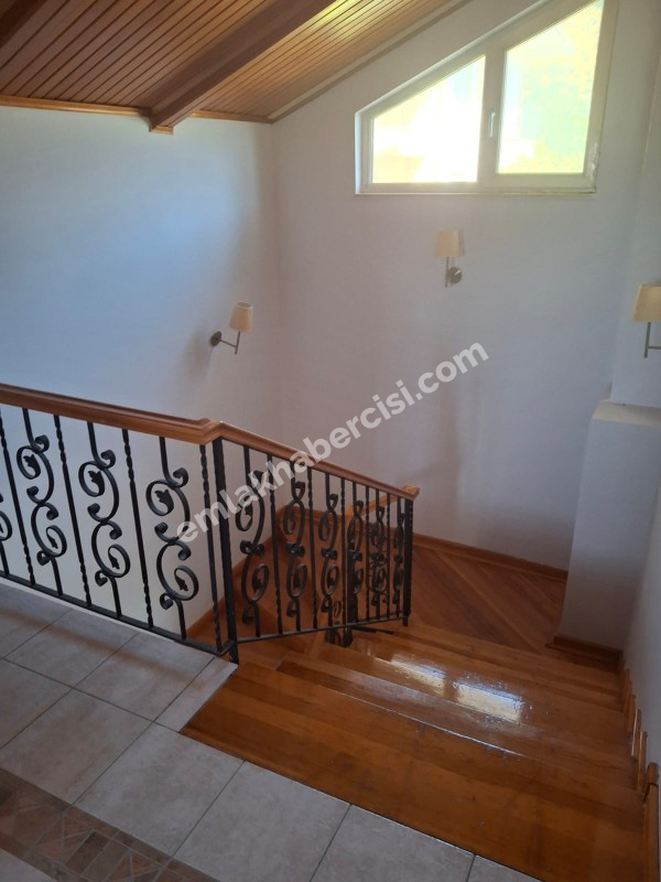 EMLAK HABERCİSİ' NDEN BADEMLİ'DE TED KARŞISINDA ERENDİZ SİTESİ 'NDE MÜSTAKİL BAHÇELİ VİLLA