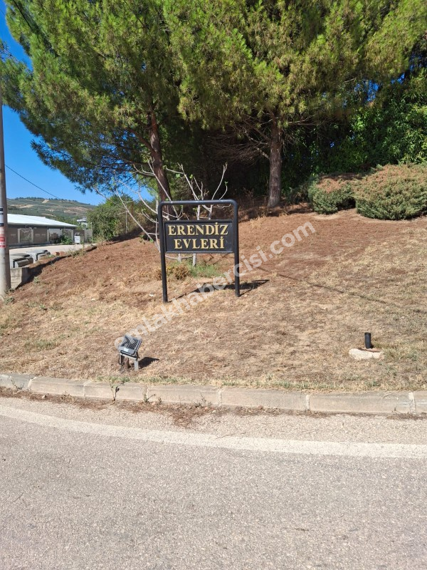 EMLAK HABERCİSİ' NDEN BADEMLİ'DE TED KARŞISINDA ERENDİZ SİTESİ 'NDE MÜSTAKİL BAHÇELİ VİLLA
