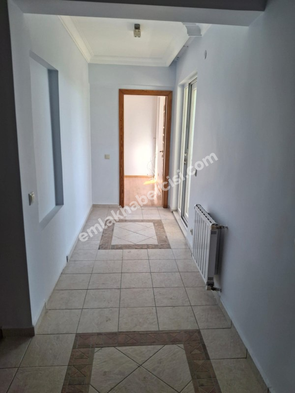 EMLAK HABERCİSİ' NDEN BADEMLİ'DE TED KARŞISINDA ERENDİZ SİTESİ 'NDE MÜSTAKİL BAHÇELİ VİLLA