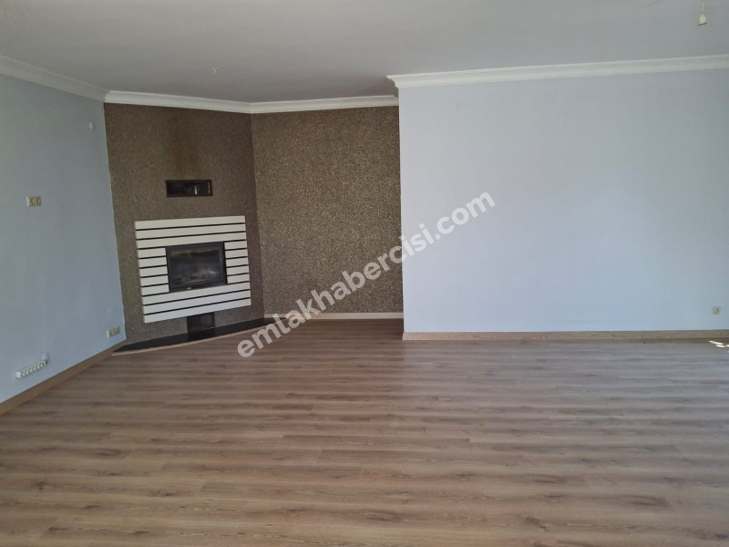 EMLAK HABERCİSİ' NDEN BADEMLİ'DE TED KARŞISINDA ERENDİZ SİTESİ 'NDE MÜSTAKİL BAHÇELİ VİLLA