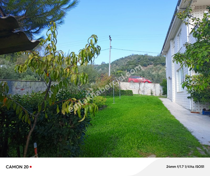 BURSA, MUDANYA-IŞIKLI YOLU'NDA ASFALTA CEPHE İÇİNDE 2 KATLI MÜSTAKİL EVİ OLAN 2.200 M2 ZEYTİNLİK