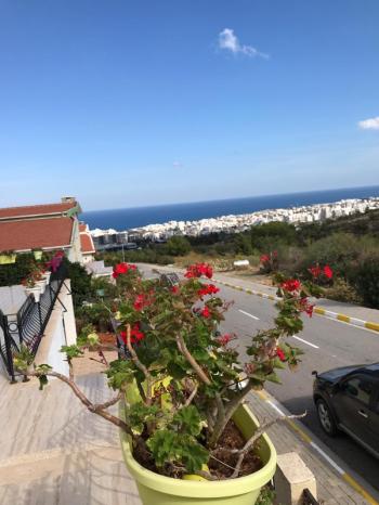 Girne Zeytinlik'de Full Eşyalı 3+1 Kiralık Villa