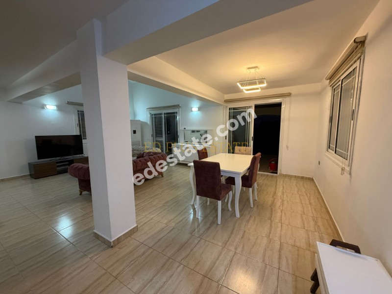 Girne Zeytinlik'de Full Eşyalı 3+1 Kiralık Villa