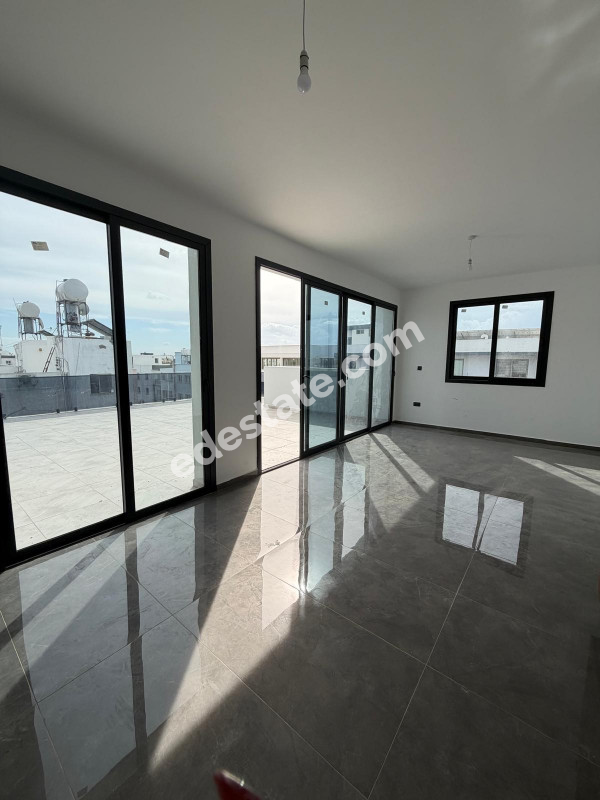 Lefkoşa Gönyeli Bölgesinde Satılık 2+1 Penthouse