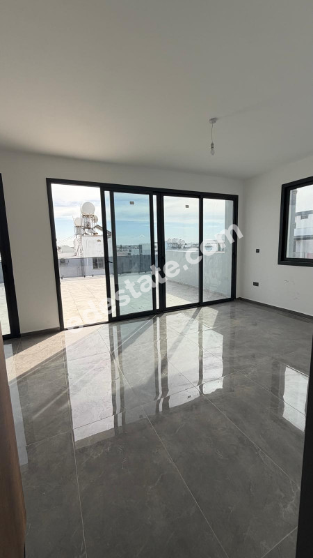 Lefkoşa Gönyeli Bölgesinde Satılık 2+1 Penthouse