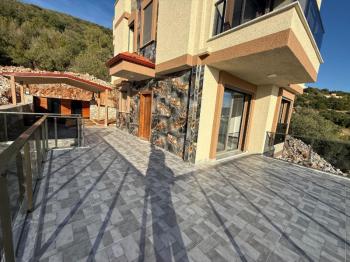 AKBÜK’TE PANORAMİK DENİZ MANZARALI, HAVUZLU VİLLA