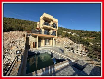 AKBÜK’TE PANORAMİK DENİZ MANZARALI, HAVUZLU VİLLA