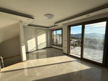 AKBÜK’TE PANORAMİK DENİZ MANZARALI, HAVUZLU VİLLA