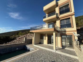 AKBÜK’TE PANORAMİK DENİZ MANZARALI, HAVUZLU VİLLA