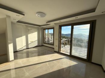 AKBÜK’TE PANORAMİK DENİZ MANZARALI, HAVUZLU VİLLA