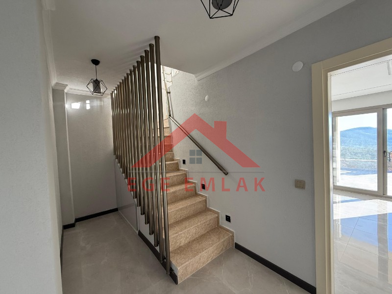 AKBÜK’TE PANORAMİK DENİZ MANZARALI, HAVUZLU VİLLA