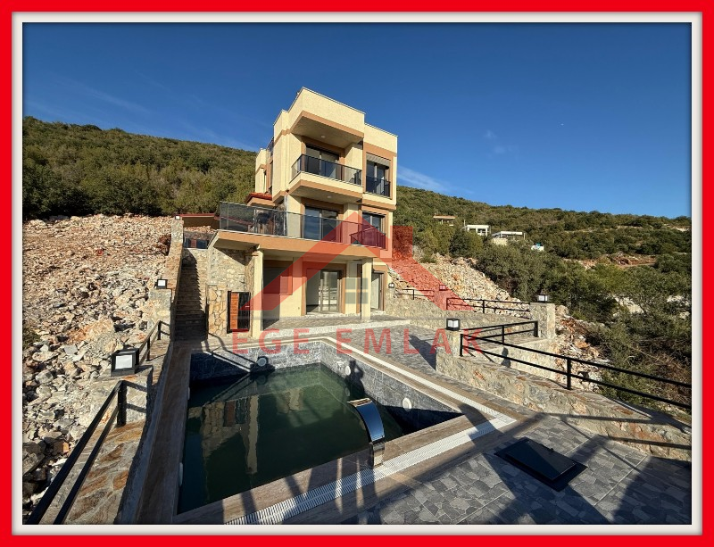 AKBÜK’TE PANORAMİK DENİZ MANZARALI, HAVUZLU VİLLA