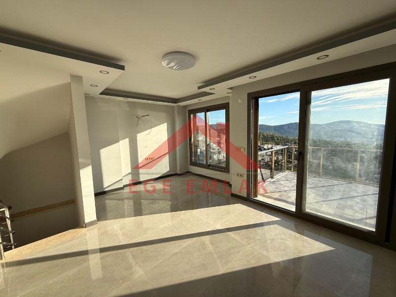 AKBÜK’TE PANORAMİK DENİZ MANZARALI, HAVUZLU VİLLA