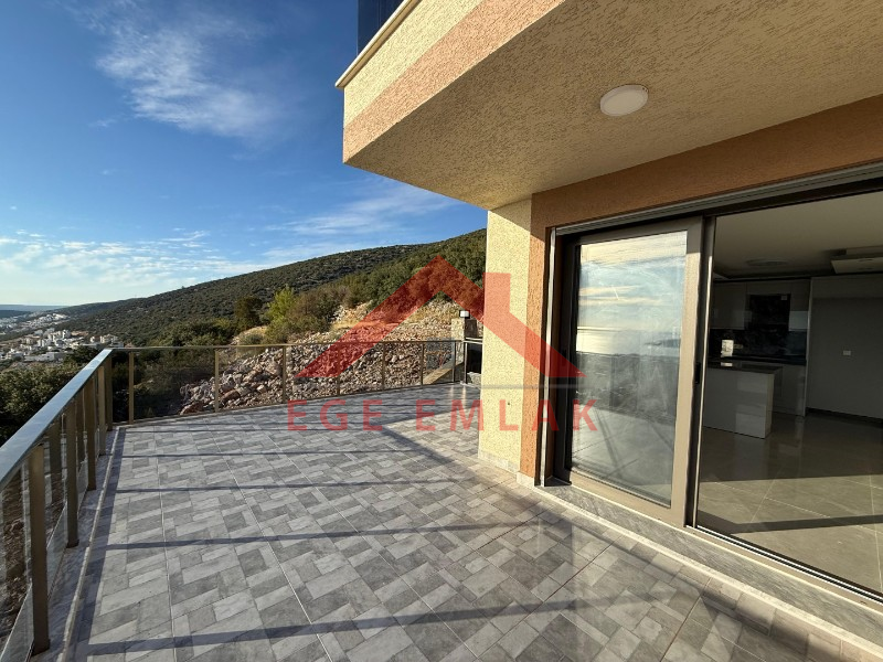 AKBÜK’TE PANORAMİK DENİZ MANZARALI, HAVUZLU VİLLA