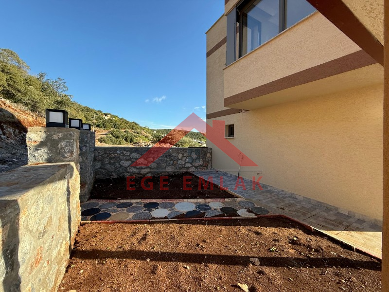 AKBÜK’TE PANORAMİK DENİZ MANZARALI, HAVUZLU VİLLA