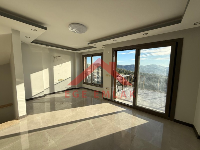 AKBÜK’TE PANORAMİK DENİZ MANZARALI, HAVUZLU VİLLA