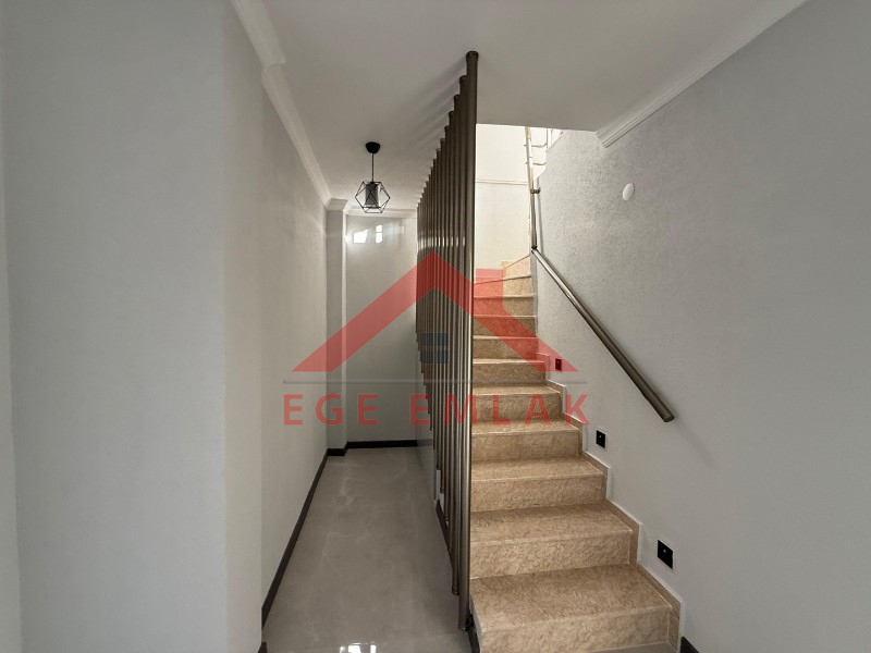 AKBÜK’TE PANORAMİK DENİZ MANZARALI, HAVUZLU VİLLA