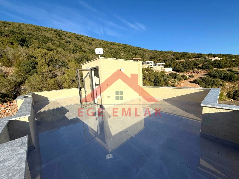 AKBÜK’TE PANORAMİK DENİZ MANZARALI, HAVUZLU VİLLA