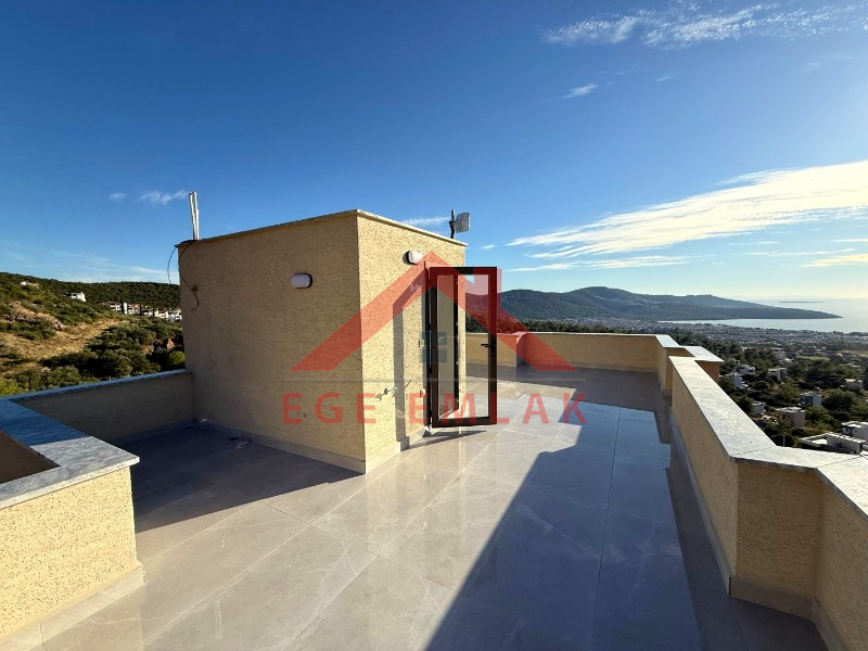 AKBÜK’TE PANORAMİK DENİZ MANZARALI, HAVUZLU VİLLA