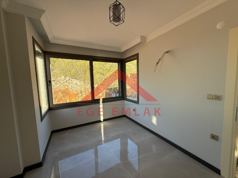 AKBÜK’TE PANORAMİK DENİZ MANZARALI, HAVUZLU VİLLA