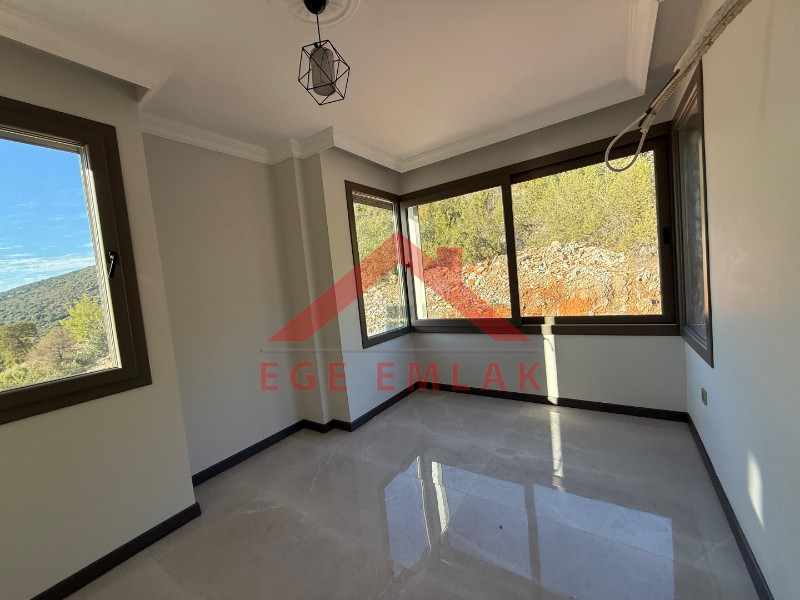 AKBÜK’TE PANORAMİK DENİZ MANZARALI, HAVUZLU VİLLA