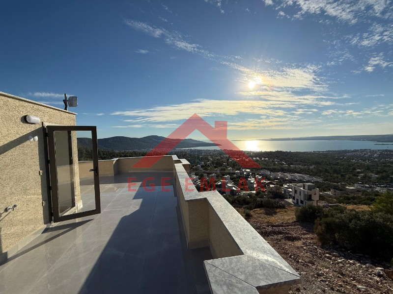 AKBÜK’TE PANORAMİK DENİZ MANZARALI, HAVUZLU VİLLA