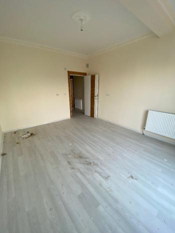 GÜVENAY - ÇORUM BUHARAEVLER KEVSER CAMİ YANI SATILIK DAİRE