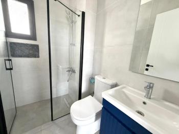 Girne Karaoğlanoğlu Full Eşyalı ve Havuzlu Sitede Deniz Manzaralı 2+1 Kiralık Daireler